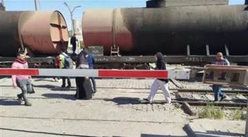 تحقيقات عاجلة.. تفاصيل خروج عربة قطار بضائع عن القضبان بمحطة بني سويف